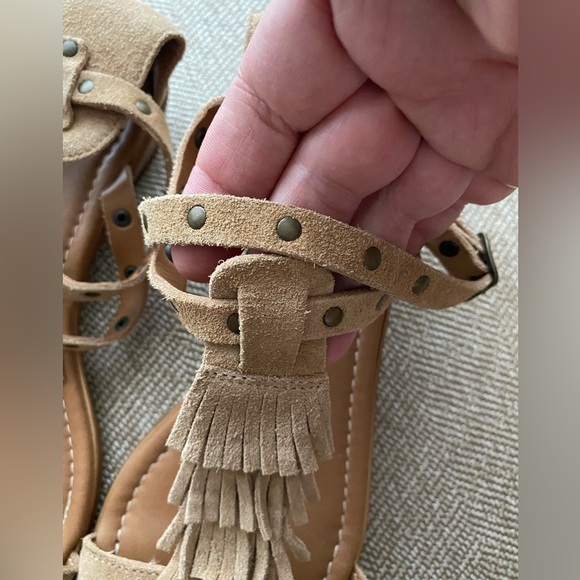 Boho Suede Fringe Festival Sandals. Tan W/Antique Brass Rivet Studs. Size 8. - Picture 6 of 11